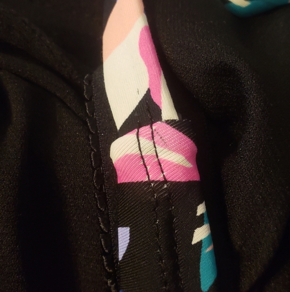 Leilani Floral Swimsuit Top Black, Multicolored NWT - Picture 11 of 12